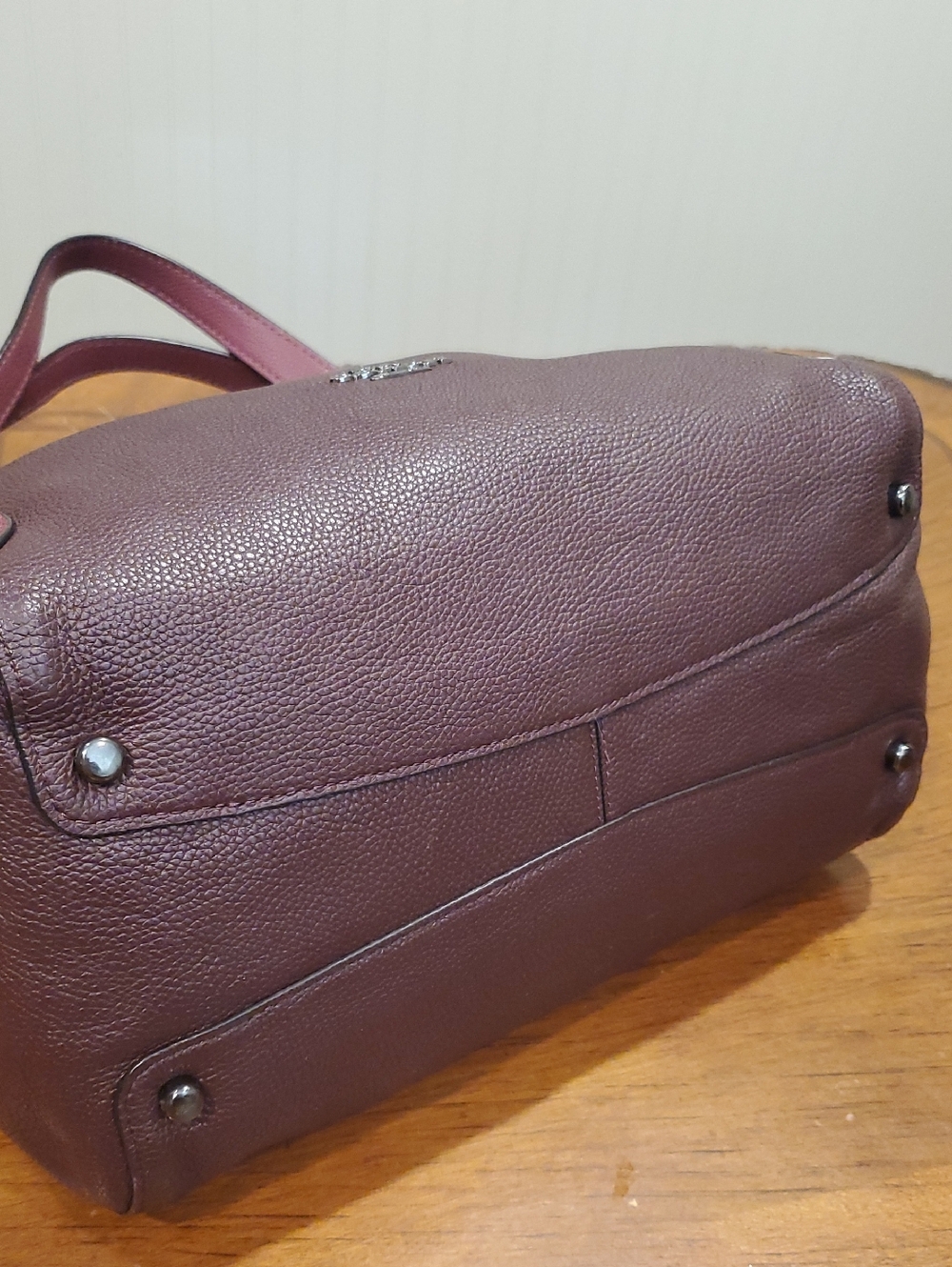 Like NEW Coach Hadley Shoulder Bag - Picture 6 of 12